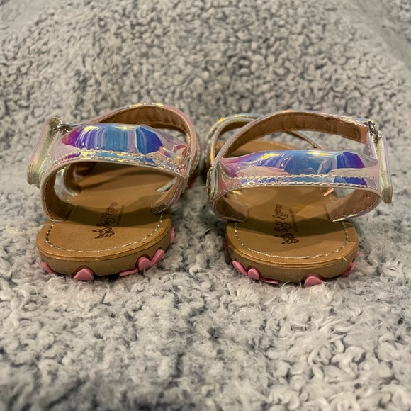 GIRLS SIZE 9 IRIDESCENT SANDALS - Picture 5 of 7